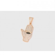 Apzeltīts kulons ar mirdzošiem cirkoniem